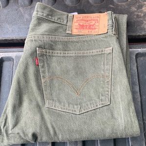 Men Levi Jean size 40x 32 style 501